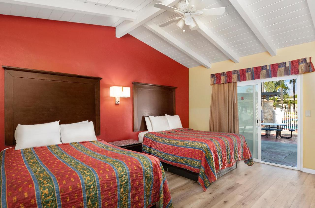 Fallbrook Country Inn Ngoại thất bức ảnh